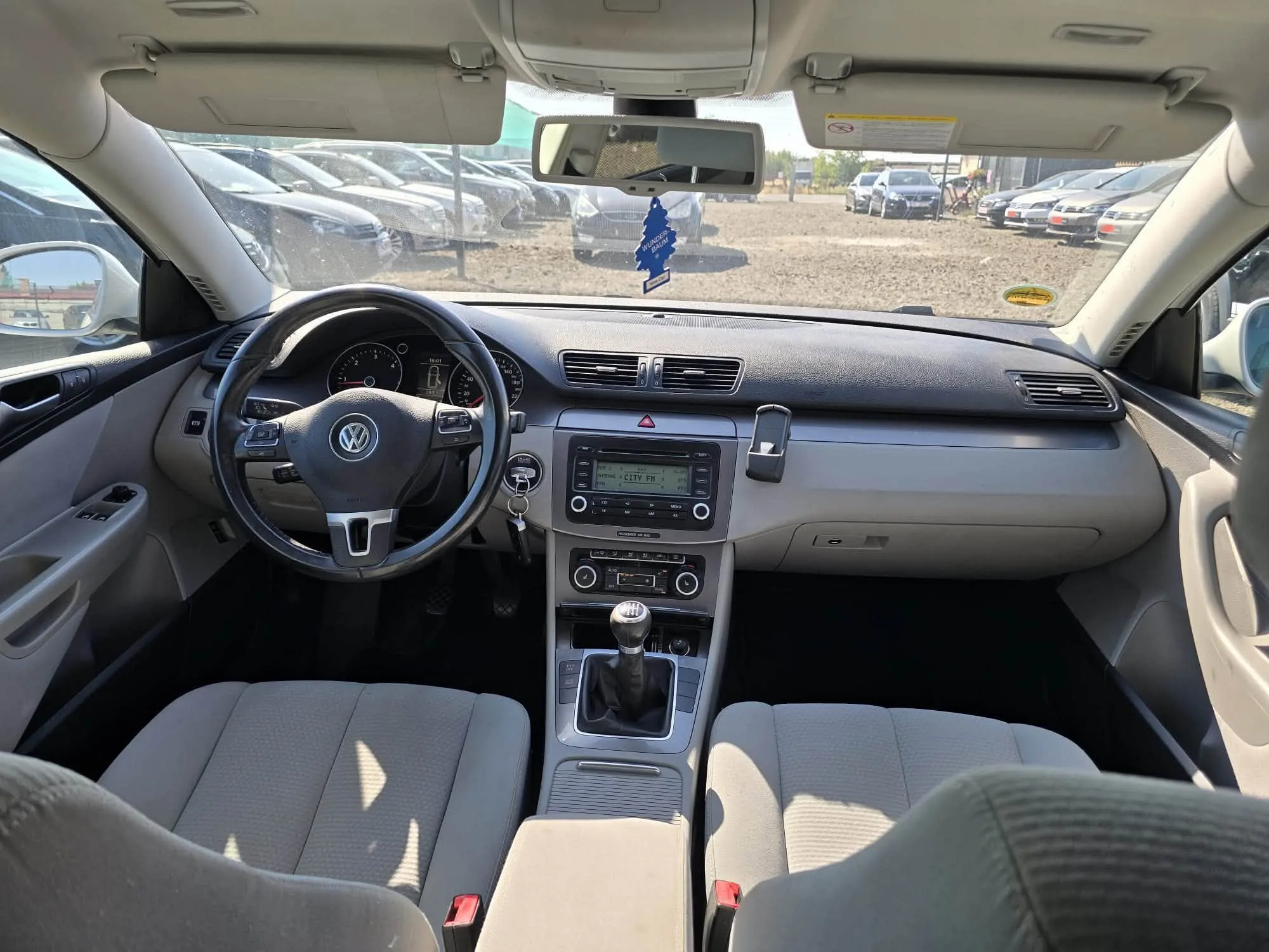 VW PASSAT Variant — 8